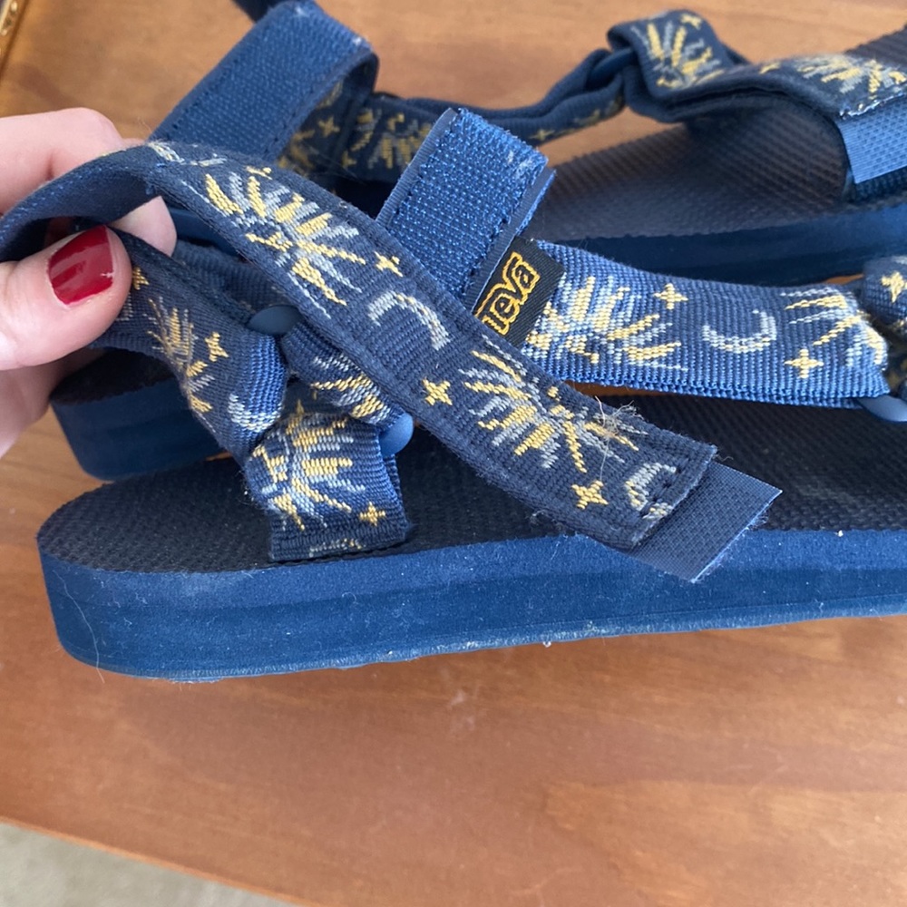 {Teva} used sandals - Picture 2 of 4